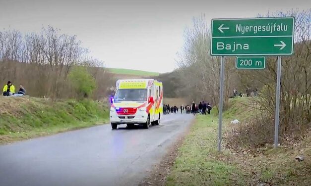Bajóti rallybaleset: egy gyerek életéért küzdenek az orvosok, három felnőtt és egy gyerek a helyszínen meghalt