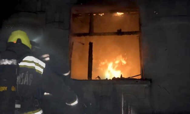 Halálos robbanás egy lágymányosi társasházban, kidőltek a falak, óriási tűz keletkezett