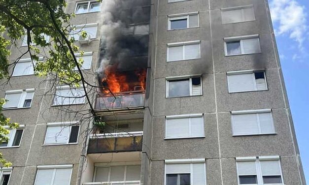Paneltűz Dunakeszin: több lakásra is átterjedtek a lángok, egy idős nő meghalt