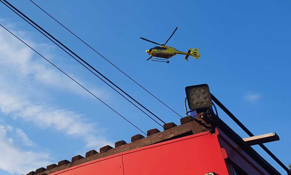 Életveszélyesen megégett egy nő, miután kigyulladt a vízmelegítője a fürdőszobában, a helyiek imádkoznak érte