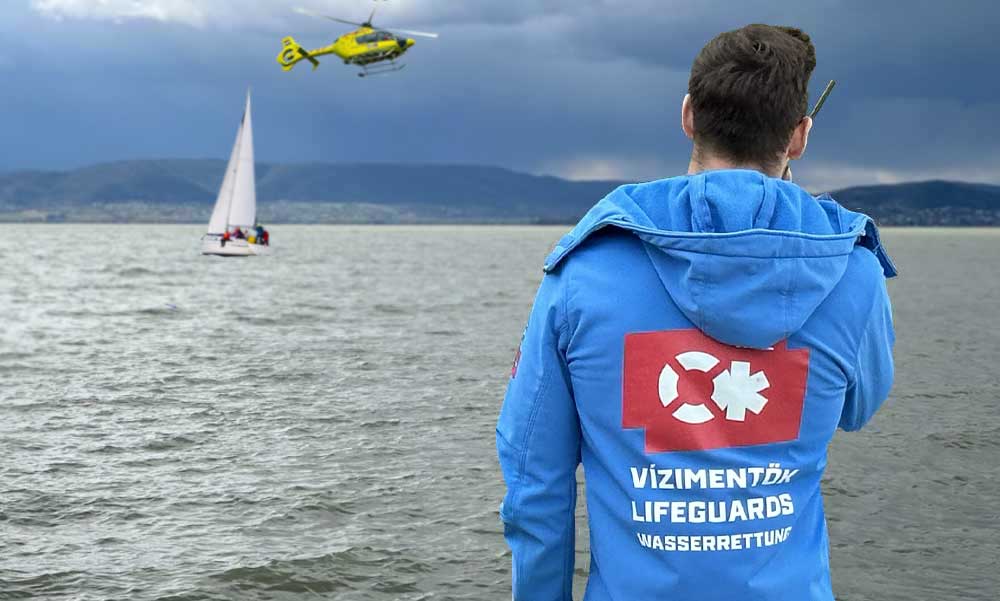 Tragédia a Balatonon – Mentőhelikoptert küldtek a vitorláson különös balesetet szenvedett férfiért