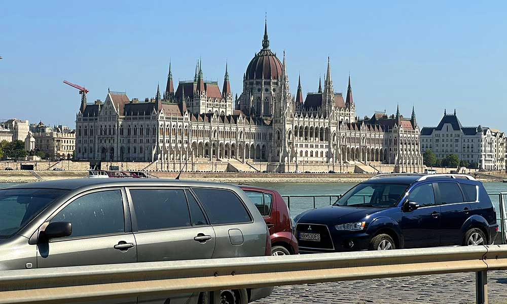 Jelentős forgalmi változások lesznek Budapesten a hosszú hétvégén, itt vannak a részletek