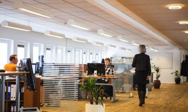 Milyen világítás ideális az irodában?