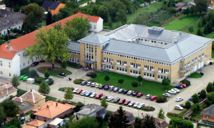 Bezárták a kisbéri kórház szülészetét, a kismamákat Tatabányára küldik
