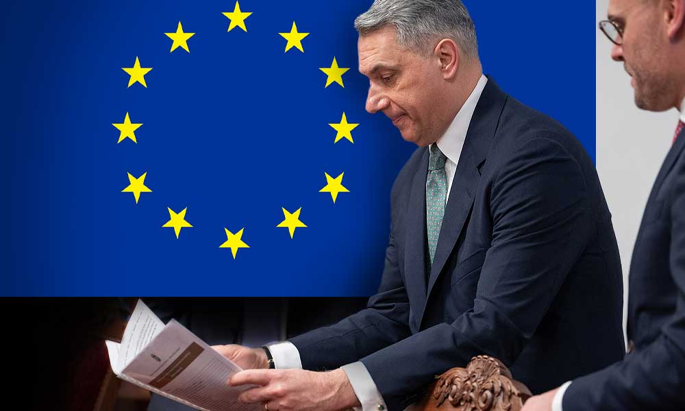 Lázár János magyarázkodásra kényszerült, miután Vitézy Dávid azt állította róla, hogy kiléptetné Magyarországot az Európai Unióból