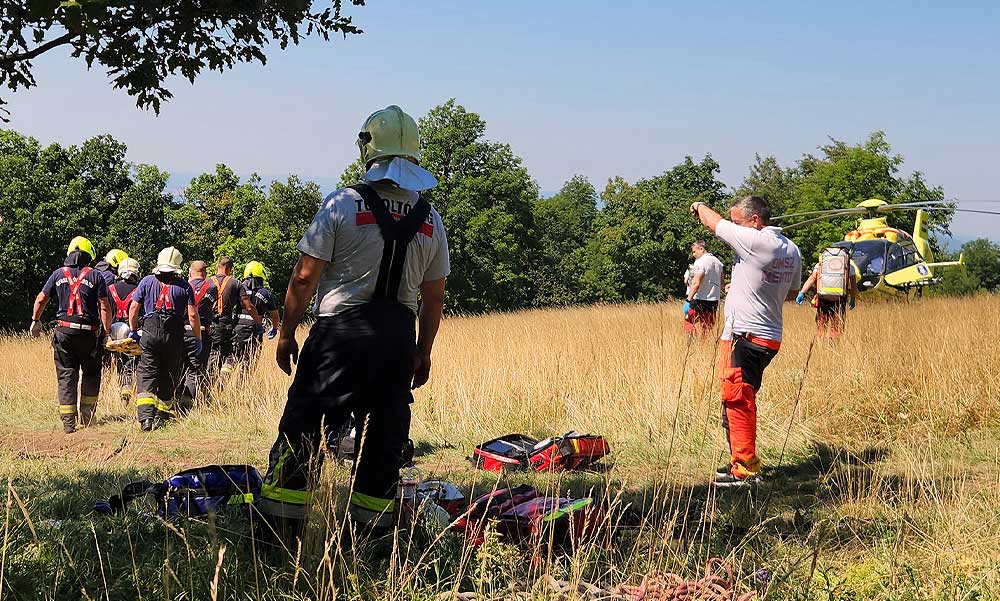 Tragédia a Pilis-tetőnél, a súlyos sérüléseket szenvedett férfiért mentőhelikopter és speciális egységek érkeztek – Fotók