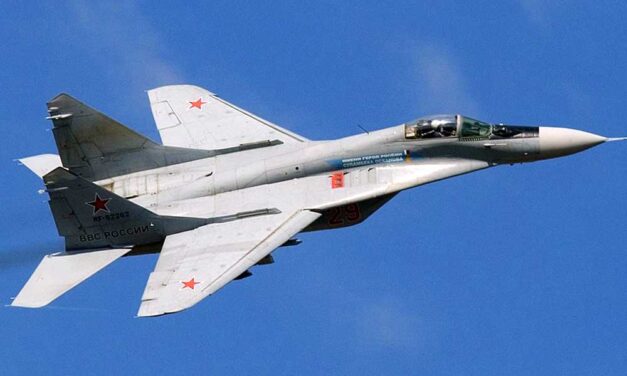 Belső vizsgálatot rendelt el a honvédelmi miniszter, miután ismeretlenek, alkatrészeket loptak a kecskeméti MiG–29-esekből