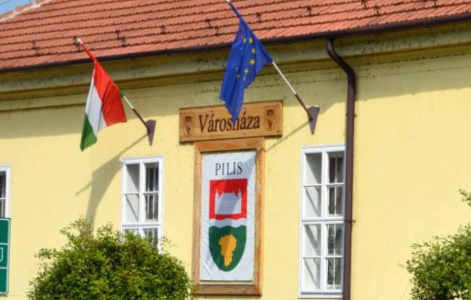 Aki nem tud magyarul, megjárta a börtönt és nincs munkája, mostantól nem költözhet be Pilisre