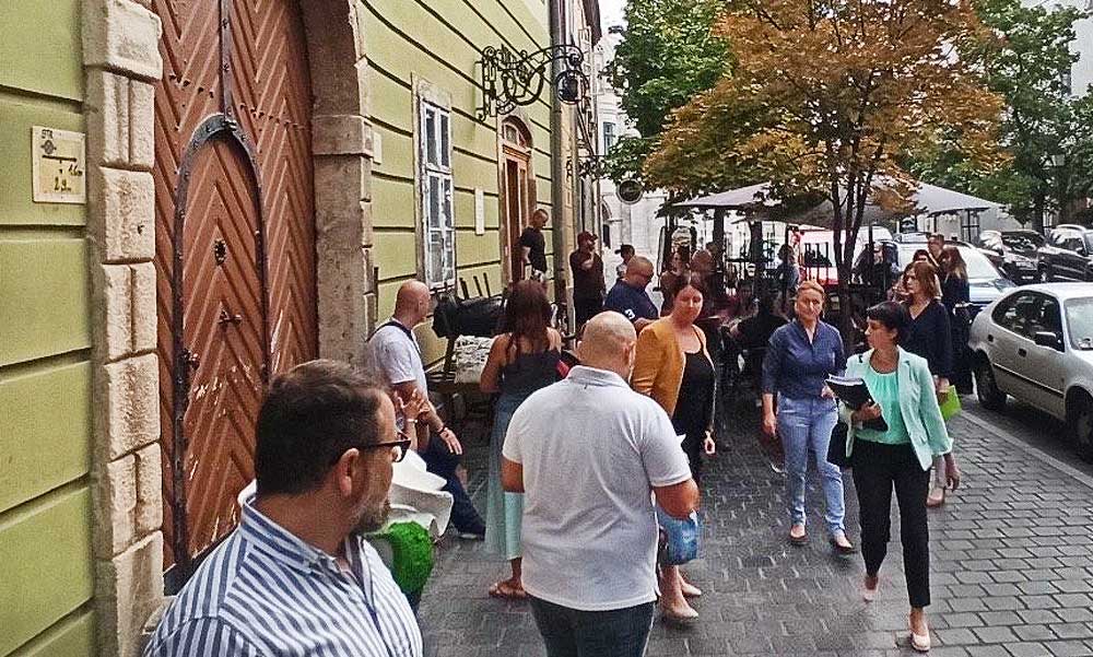 „Nem tudta feldolgozni hogy elveszíti élete munkáját és délután belehalt ebbe a fájdalomba” – szívszorító szavakkal búcsúznak kollégái a Ruszwurm Cukrászda tulajdonosától, Szamos Miklóstól