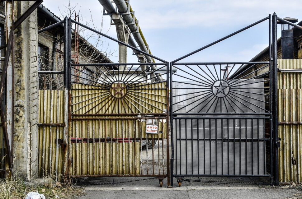 Gyilkosság a csepeli kenyérgyár területén: halálra szurkálta cimboráját a 23 éves férfi, az áldozatot hónapokkal később találta meg a gondnok