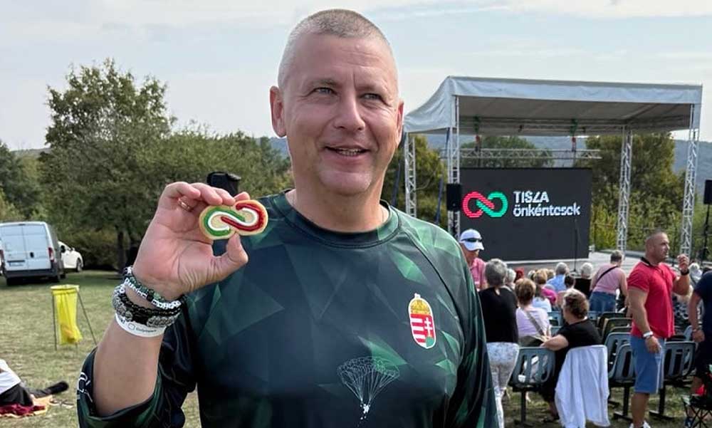 Lefoglalta a rendőrség Ruszin-Szendi Romulusz fegyverét és visszavonták a fegyverviselési engedélyét