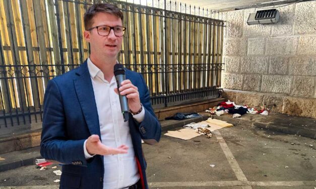 Koszosak az utcák és a terek, Böröcz László budavári polgármester szerint Karácsony Gergely nem akarja észrevenni a rendetlenséget