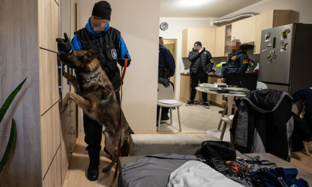 Országos droghálózatra csaptak le a kommandósok: a bűnbanda tagjai annyi pénzt kerestek, hogy cipősdobozokban hordták ki Hollandiába