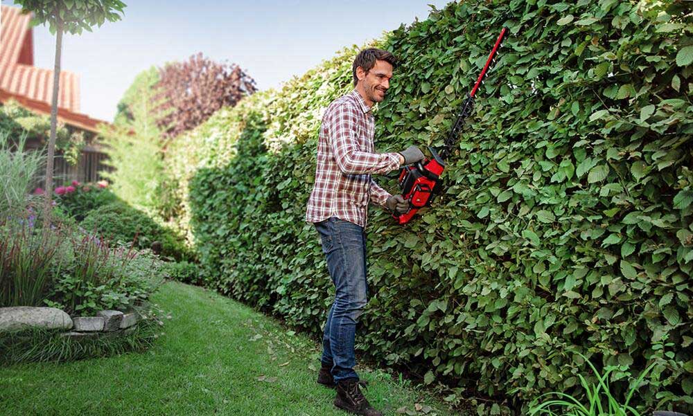 Hogyan használd az elektromos sövényvágót?