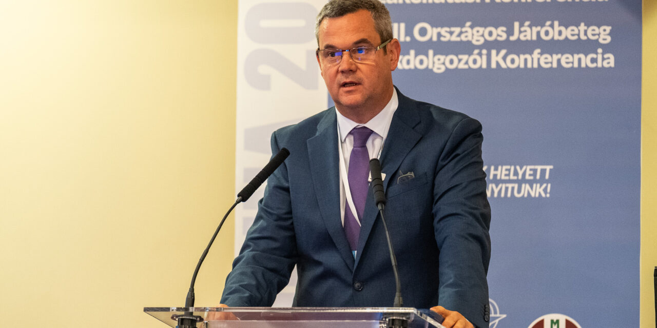 Takács Péter szerint csak az megy háziorvosnak, akit az egyetem után nem vesznek fel máshová: a MOK bocsánatkérést vár az államtitkártól