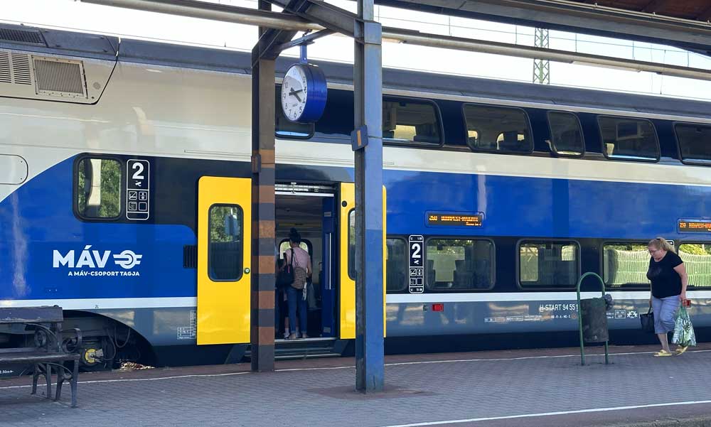 MÁV: Felsővezeték szakadás miatt leállt a vonatközlekedés Biatorbágy és Herceghalom között, Vecsésnél baleset történt