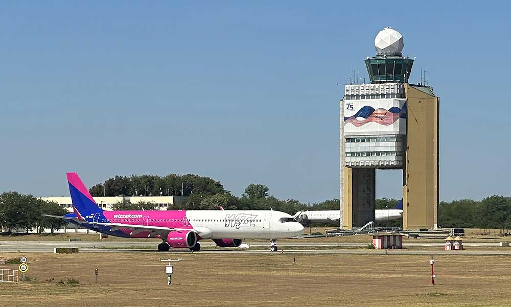 Kritikus helyzet Ferihegyen: fél órán belül két mentőt kellett hívni a repülőtérre, újraélesztésre volt szükség