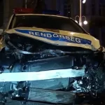 Rendőrautó és taxi ütközött a Szent István körúton, három embert vittek kórházba