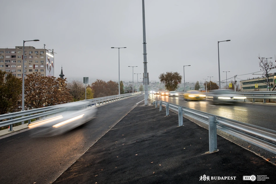 Flórián téri felújítás: ideiglenes buszsáv segíti a közösségi közlekedést az Árpád híd Pestről Budára vezető oldalán