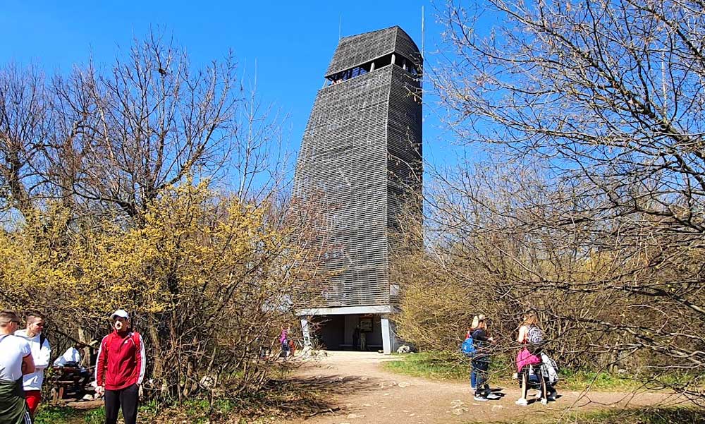 Lezárták a Csergazán Pál-kilátót, szigorúan tilos a népszerű kirándulóhely látogatása