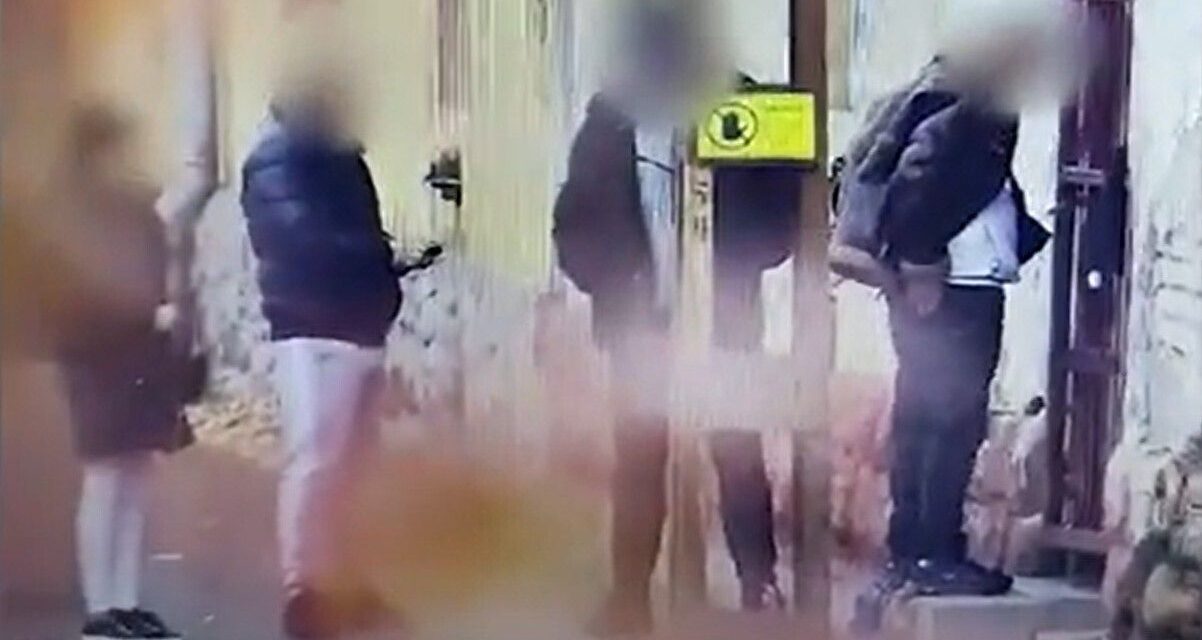 Az utcán álltak sorban a vevők Pesterzsébeten, hogy kristályt vegyenek egy díler alsónadrágjából