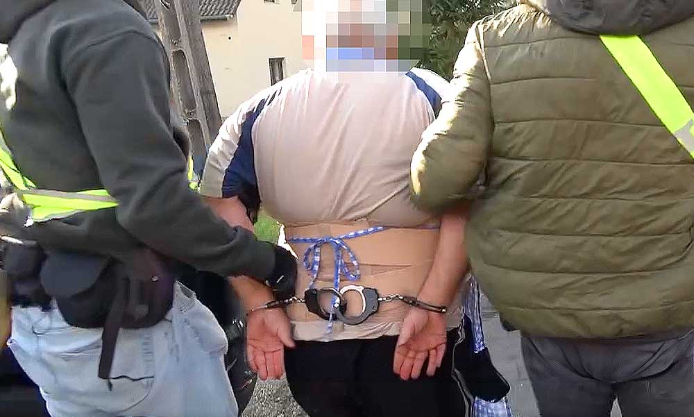 Dráma Monorierdőn: házi csőbombával robbantott fel egy 67 éves nyugdíjast a sógora – videó a TEK akcióról