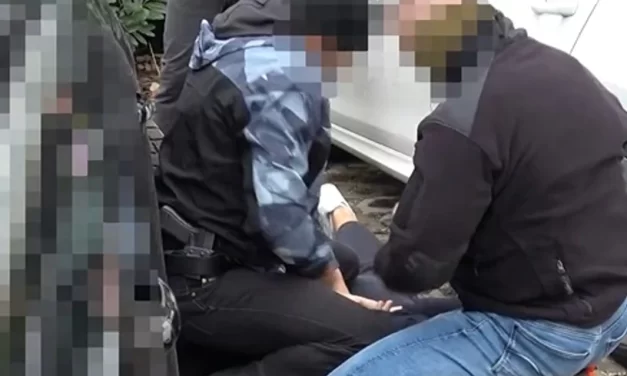 Emberrablás Biatorbágyon: autóba tuszkolták és elszedték az idős férfi pénzét – videó a cikkben