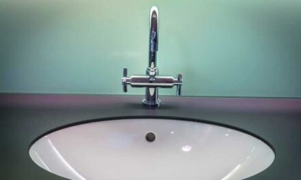 Modern fürdőszobai megoldások: stílus és funkció egy helyen