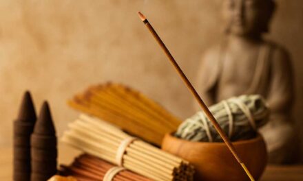 A füstölők reneszánsza: természet és spiritualitás összhangja