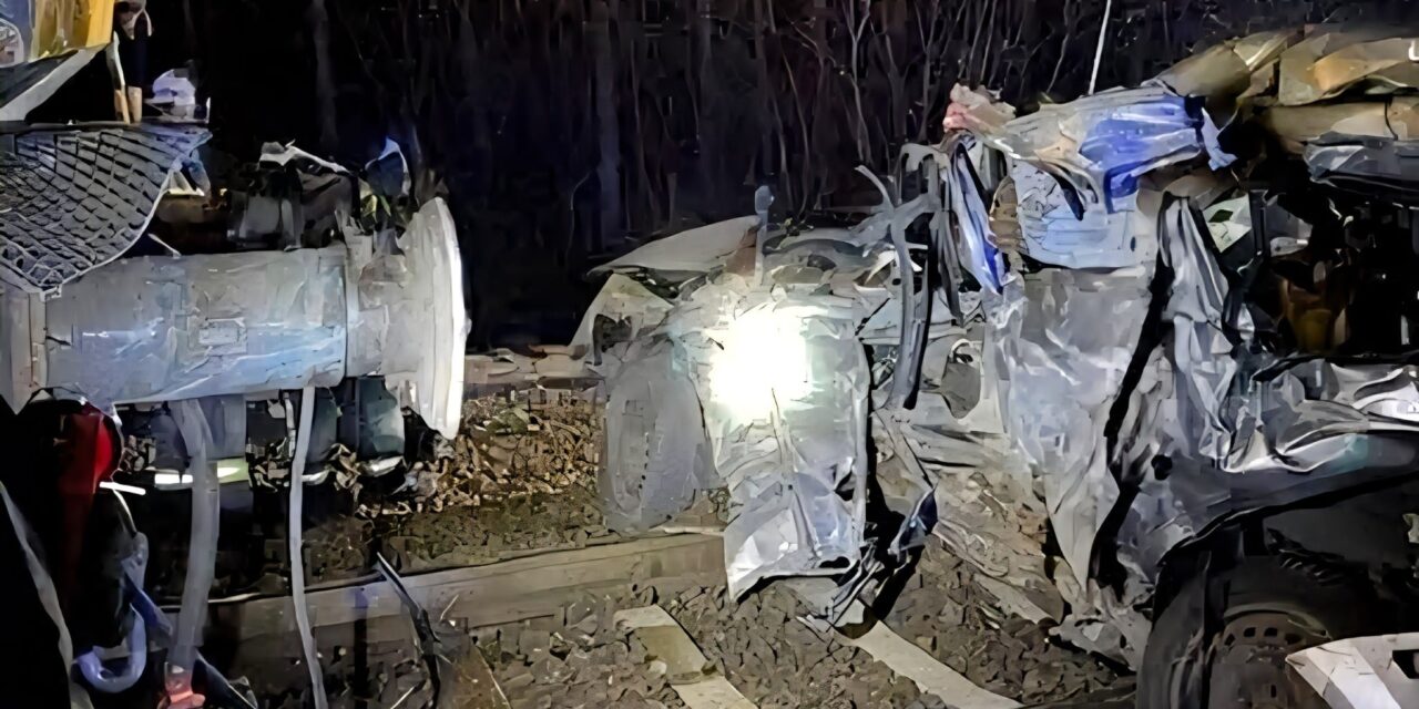 Szentmártonkátai vonatbaleset: magához tért a tragédia egyetlen túlélője, Viktória nem tudja, hogy 5 társa szörnyethalt az autóban