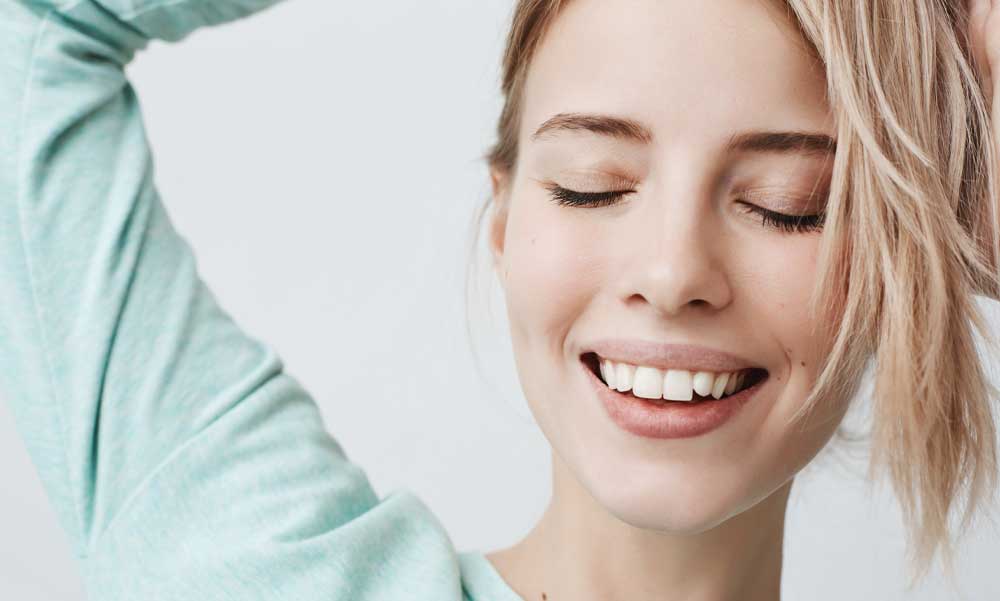 60 perc, akár 4-6 árnyalattal fehérebb fogak – Mit tud a ZOOM! fogfehérítés?