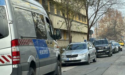 Razzia a Szőlő utcai javítóintézetben: nagy erőkkel, több helyszínen akciózik a nyomozó ügyészség