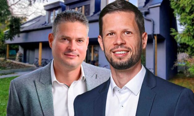 Nem kell lebontani Tordai Bence budai házát, Sára Botond főispán szerint igenis le kell, közben Tordai feljelentést tett, szerinte nem stimmel valami a főispán balatoni birtoka körül