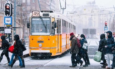 A hóhelyzet miatt több vonalon leállt a villamosközlekedés Budapesten: így közlekednek most a BKK járatai