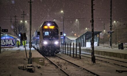 Hóhelyzet: váltóállítási problémákkal küzd a MÁV, kimaradnak és késnek a Budapest környéki járatok
