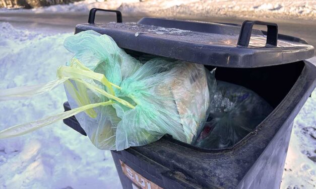 “Hazudik a MOHU” – állítja Óbuda polgármestere, miután Budapesten és környékén sok helyen nem vitték el a szemetet, a nagyfőnök Mártha Imre lemondását követelik 