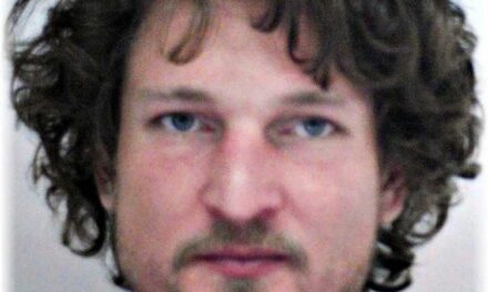 Nehéz helyzetbe került a két pici gyermekével magára maradt tahitótfalui férfi felesége: Benedek ruháit a Duna parton találták meg, ő viszont eltűnt