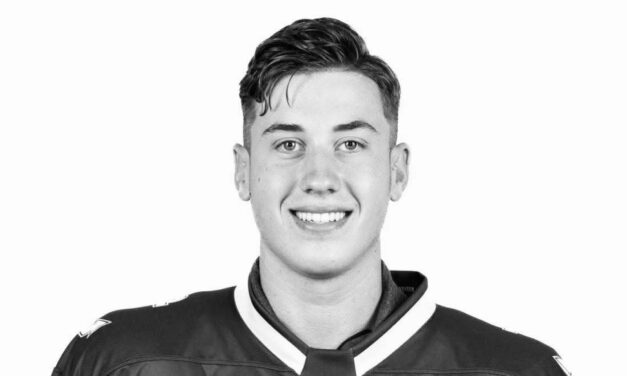 “Velünk vagy, voltál, leszel. Sosem feledünk testvér” – meghalt Borsos Barna, az újpesti jégkorongcsapat 20 éves játékosa