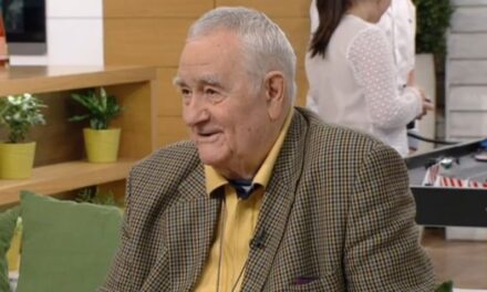 Meghalt Dávid Sándor sportújságíró ,aki évekig Palik Lászlóval közösen közvetítette a Forma-1-es futamokat