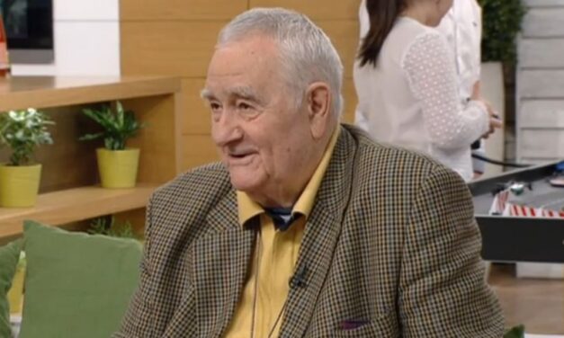 Meghalt Dávid Sándor sportújságíró ,aki évekig Palik Lászlóval közösen közvetítette a Forma-1-es futamokat