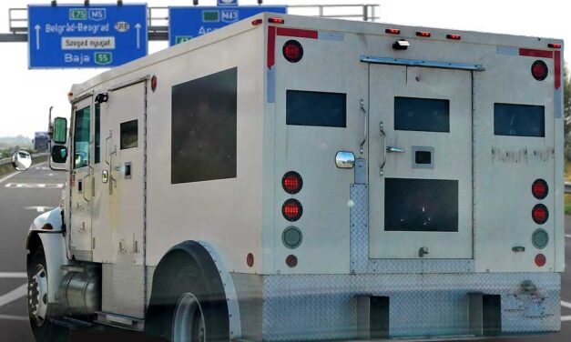 Kiutasították a lefoglalt ukrán pénzszállító személyzetét Magyarországról: Szijjártó Péter tudni szeretné, kinek a pénze és mire használták volna?