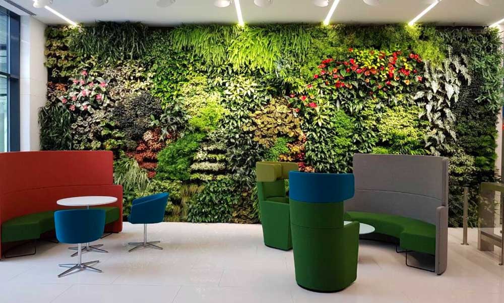 Műnövényfalak: az időtálló és gondozásmentes zöld dekoráció