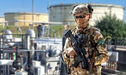 Országszerte már 75 helyre vezényelték ki a fegyveres katonákat, Orbán Viktor ukrán szabotázsakciótól tart