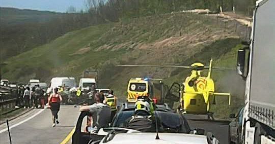 Halálos baleset az M1-esen: Tatabányánál több kilométeres a  torlódás