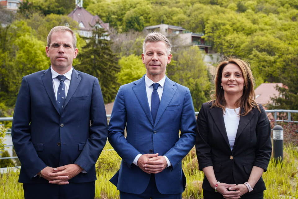 Újabb minisztereket jelentett be Magyar Péter: Lőrincz Viktória és Ruff Bálint, politika elemző is a Tisza-kormány tagja lesz