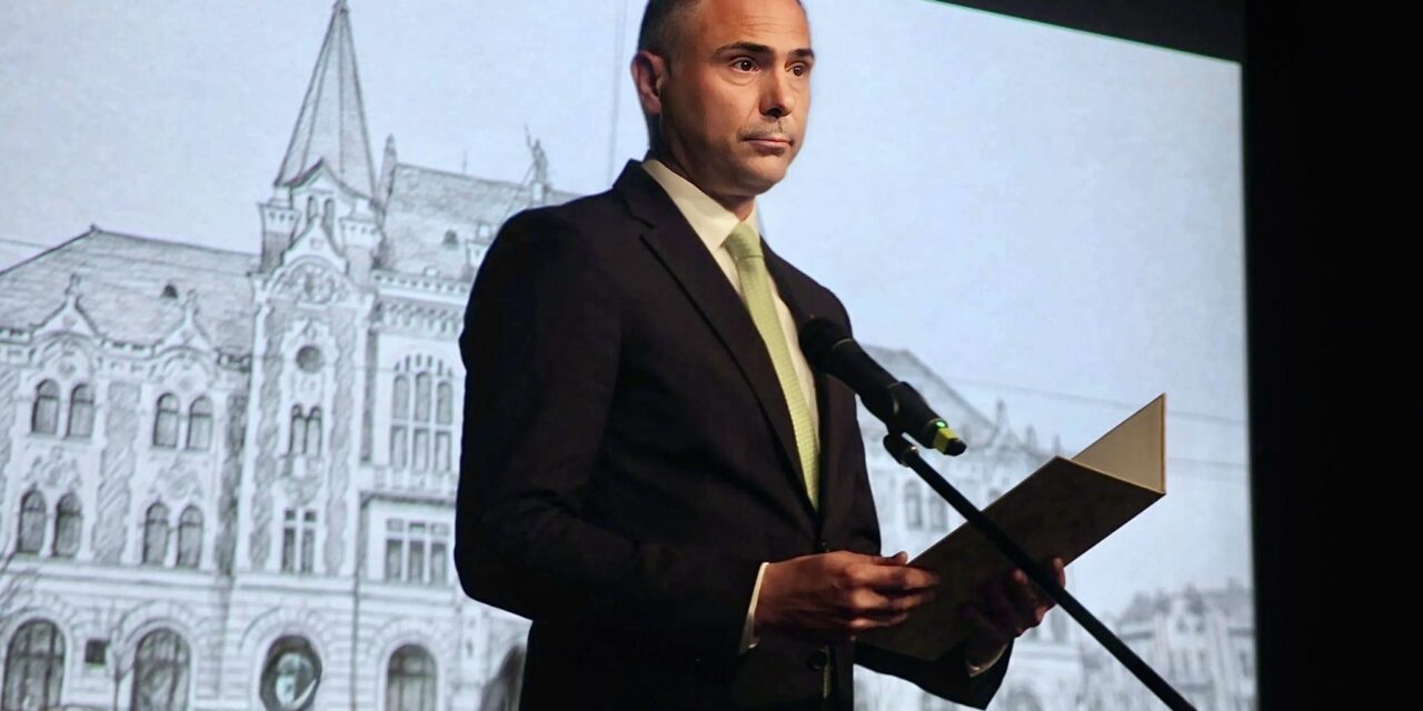 Óbuda polgármestere után Újpest polgármestere is kilépett a Demokratikus Koalícióból