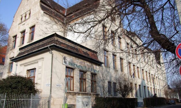 Botrány az óbudai egyházi gimiben: különböző „szolgáltatásokért” cserébe segítséget ígért a matekérettségin a diáklányoknak a tanár