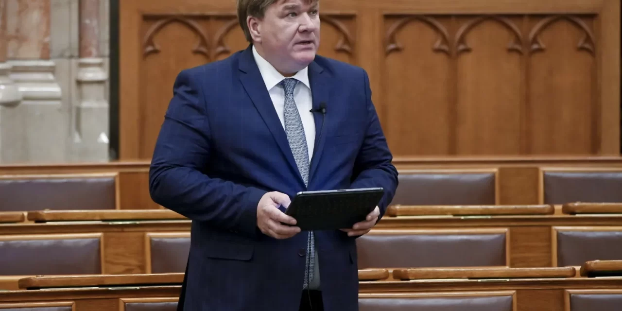Már a horgász szövetség is szabadulna a Fidesz bukott képviselőjétől, Szűcs Lajostól