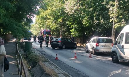Baleset miatt teljes szélességében lezárták a Budakeszi utat, óriási a torlódás, a BKK járatai sem közlekednek