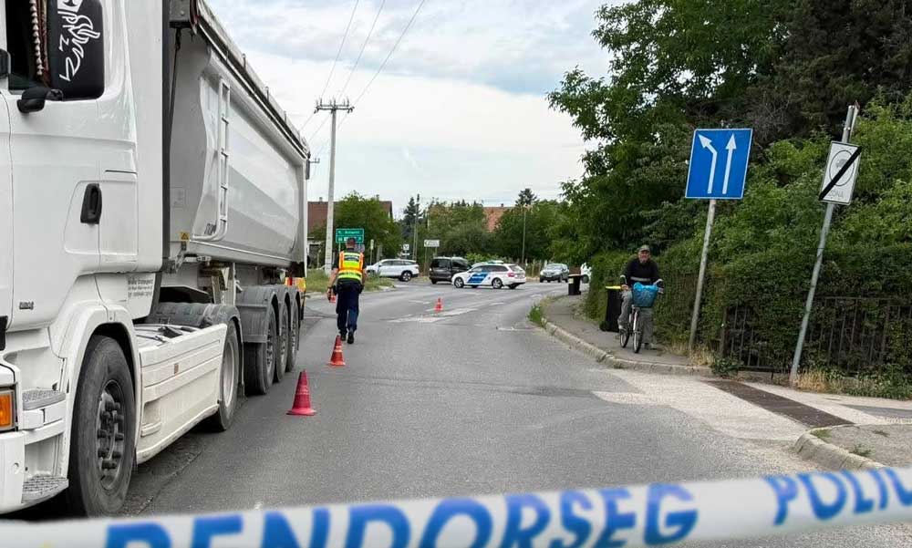 Halálra gázolt egy kamion egy idős asszonyt Szentendrén, lezárták a 11-es főutat